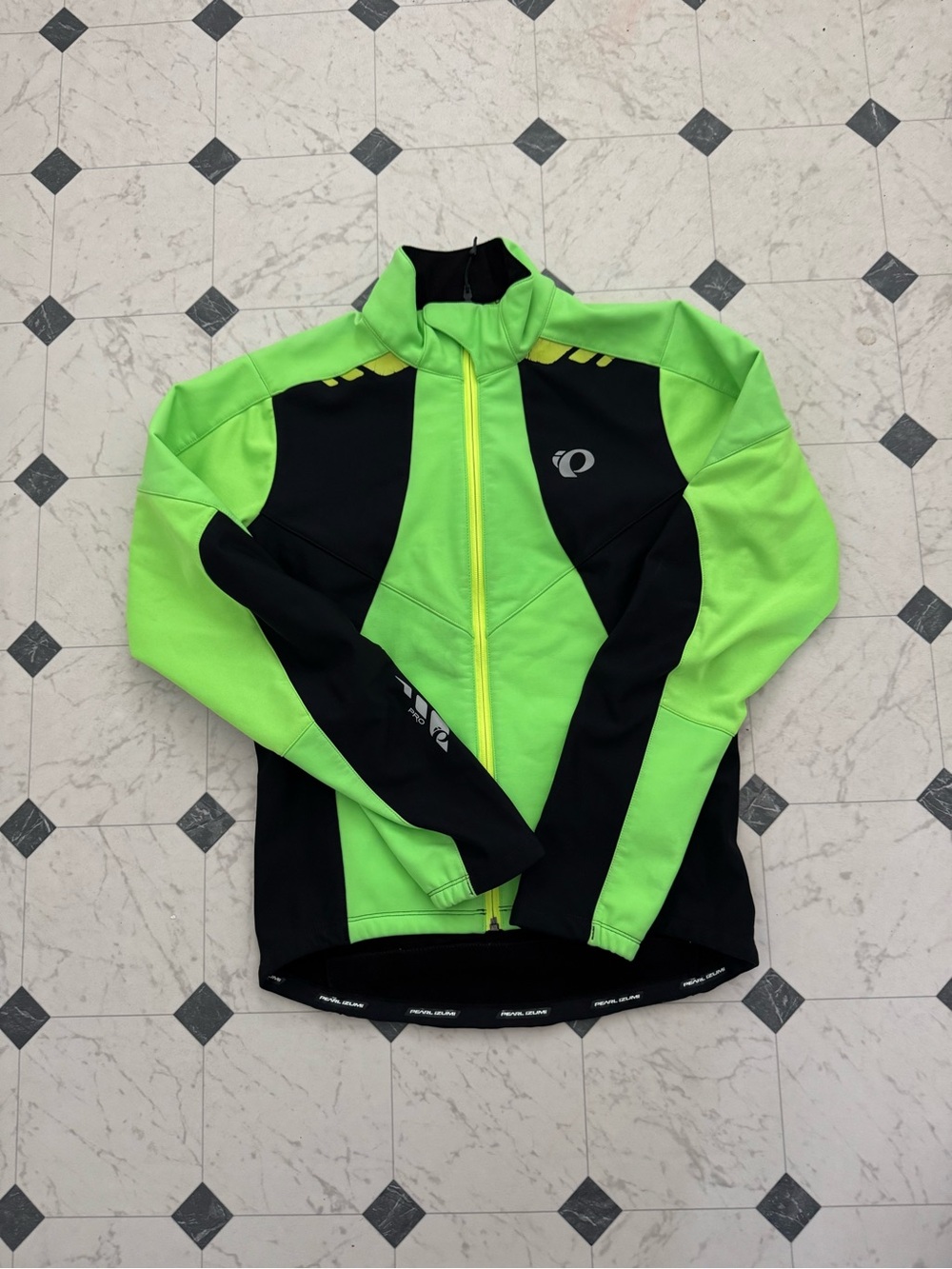 Pearl Izumi High-Visibility Lime Green and Black Cycling Jacket